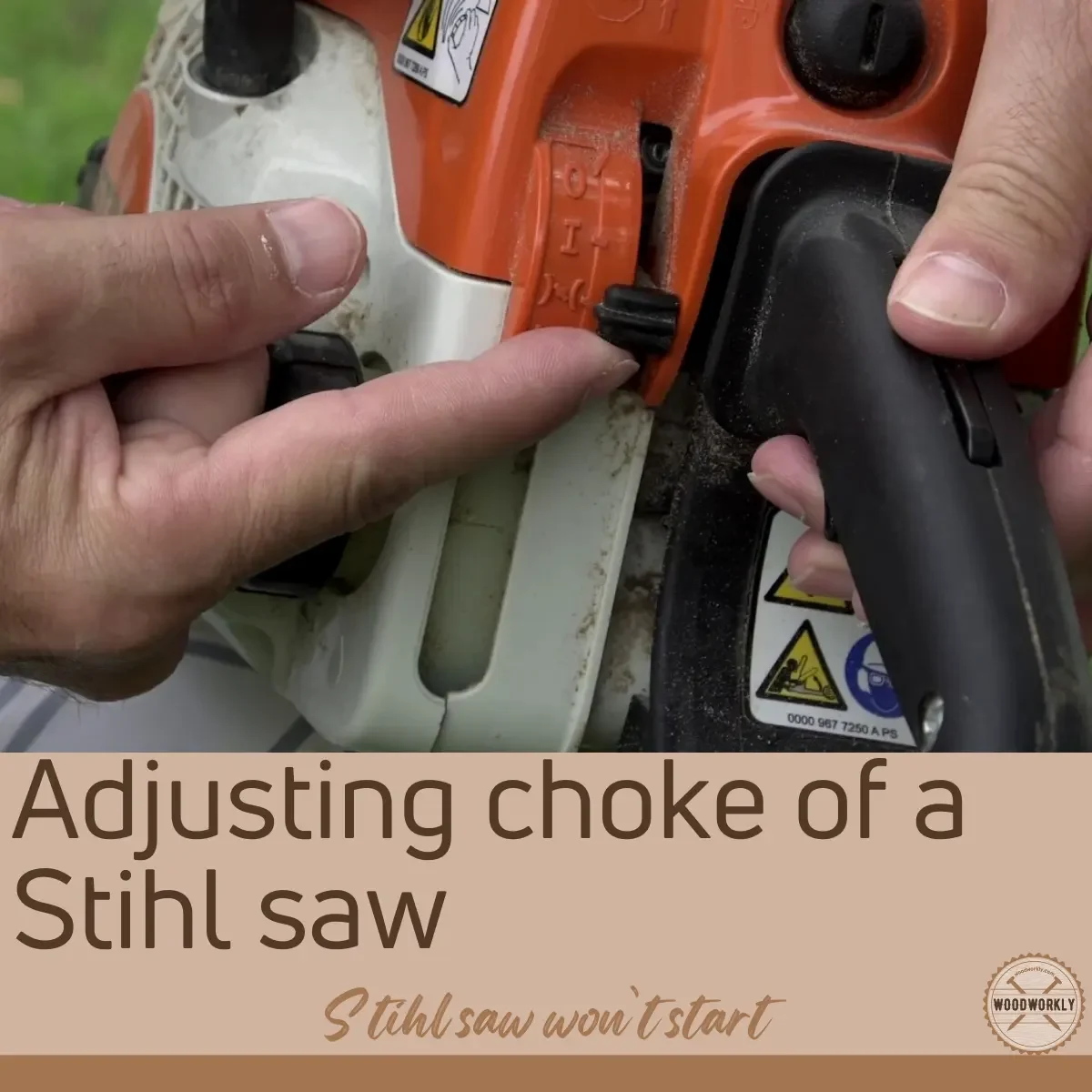 Adjusting choke of a Stihl saw
